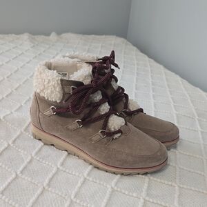 Sorel Brown Ankle Boots with Cozy Lining and Sturdy Sole